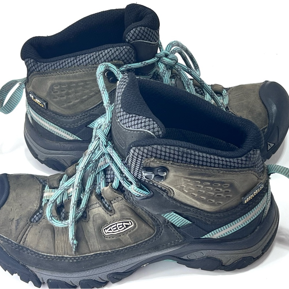 KEEN Unisex Big Kid | Mid Height | Waterproof | Leather Hiking Boot | Size 6